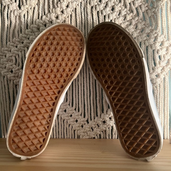 Light blue and white checkered vans women’s size 5.5 - Picture 8 of 10